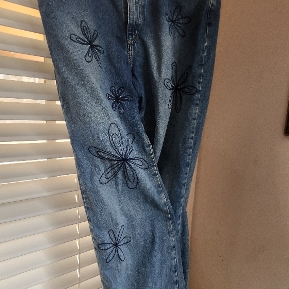Blue Boot Cut Embroidered Jeans - Picture 3 of 6